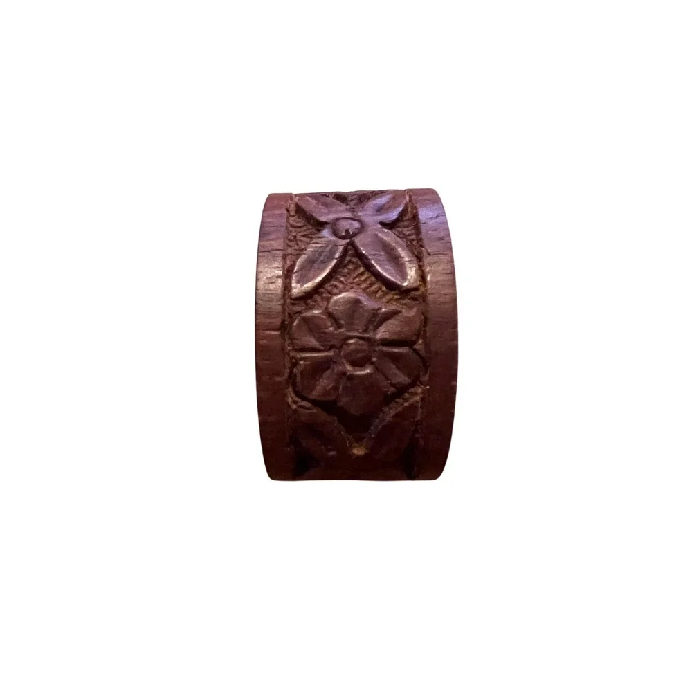 Vintage Hand Carved Wood Napkin Rings Set of 4 Floral Leaf Boho Rustic Brown